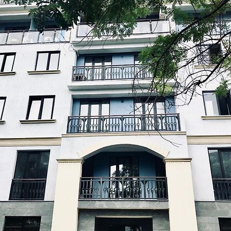 Style Apartments By Happy Place Tbilisi ภายนอก รูปภาพ