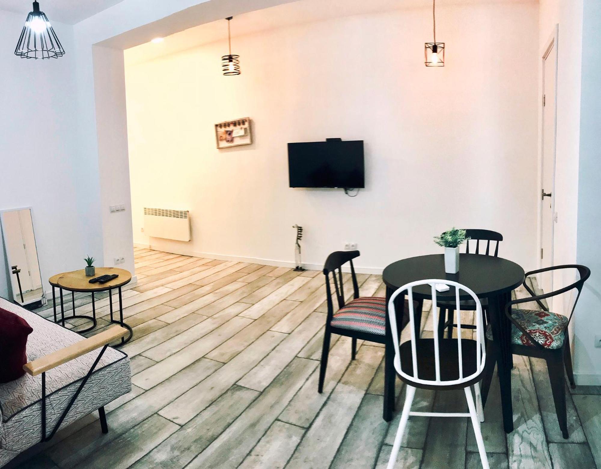 Style Apartments By Happy Place Tbilisi ภายนอก รูปภาพ